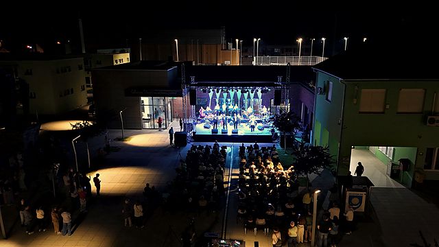 Pogled na pozornicu – koncert u Čepinu, 30. 5. 2026.