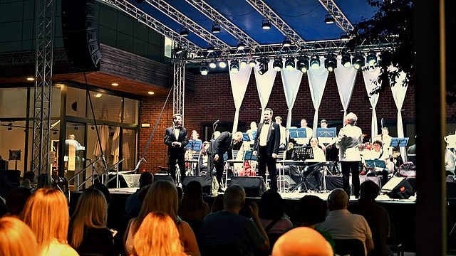 Pogled na pozornicu – koncert u Čepinu, 30. 5. 2026.