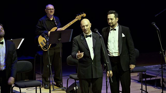 Pogled na pozornicu – koncert u Dvorani Franje Krežme, Osijek, 3. 7. 2026.
