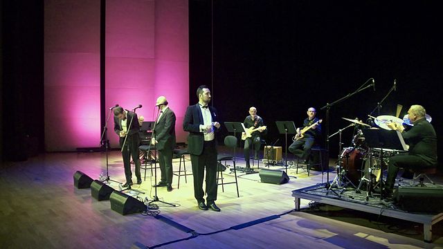 Pogled na pozornicu – koncert u Dvorani Franje Krežme, Osijek, 3. 7. 2026.
